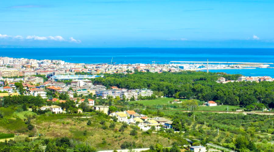 Onze autoverhuurservices bieden een gevarieerde selectie van voertuigen in Pescara.